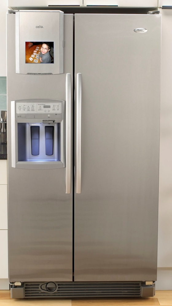Image: Whirlpool centralpark refrigerator with Ceiva digital photo frame