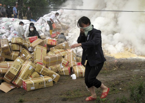 Image: Caustic smoke billows in earthquake-hit Leigu Town