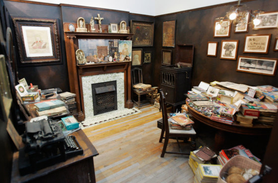 アート・デザイン・音楽 HENRY DARGER'S ROOM Some Girls Wander: Henry Darger's Room
