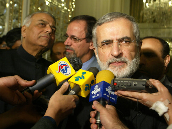IRANIAN FOREIGN MINISTER KHARRAZI SPEAKS WITH JOURNALISTS