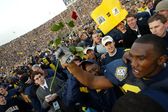 The New Year's Day game pits Pac-10 champion USC (11-1), the most successful team in Rose Bowl history, against Big Ten champion Michigan (10-2), the winningest team in college football history.