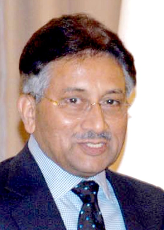 PAKISTANI PRESIDENT GENERAL MUSHARRAF SPEAKS TO DELEGATES AT PRESIDENTIAL PALACE