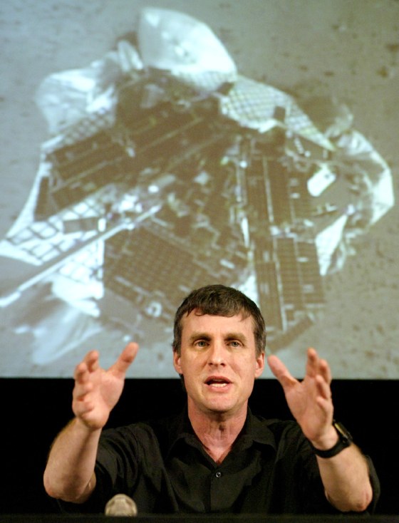 MARS EXPLORATION ROVER SPIRIT SENDS PHOTOS FROM PLANET