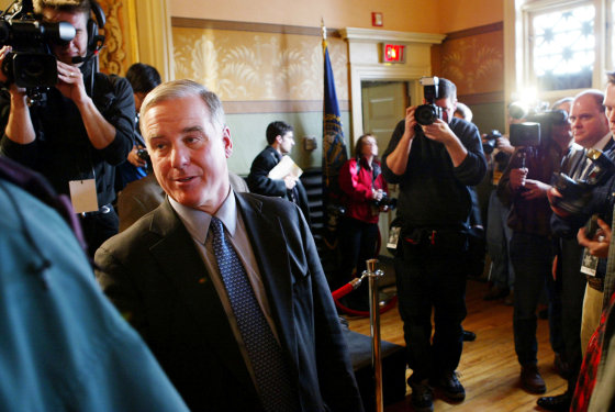 Governor Dean Attends Town Hall Meetings During New Hampshire Campaign