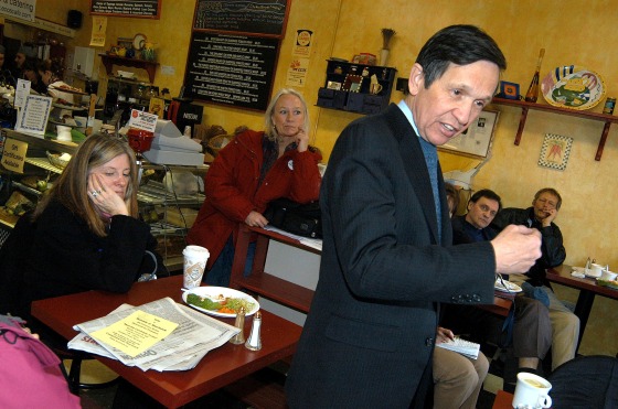 Kucinich Campaigns In New Hampshire