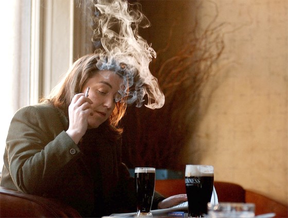 Ireland to outlaw smoking in pubs