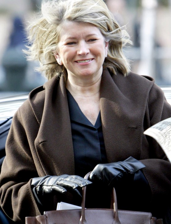 MARTHA STEWART ARRIVES AT NEW YORK COURT FOR SECURITIES FRAUD HEARING