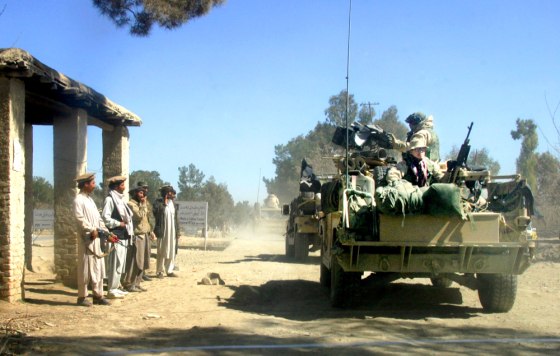 AMERICAN SOLDIERS PATROL