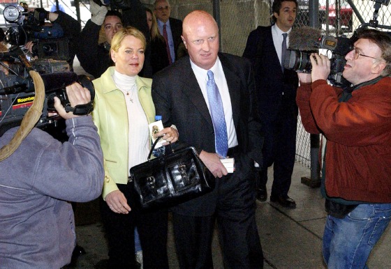 TYCO'S DENNIS KOZLOWSKI ENTERS COURT IN NEW YORK