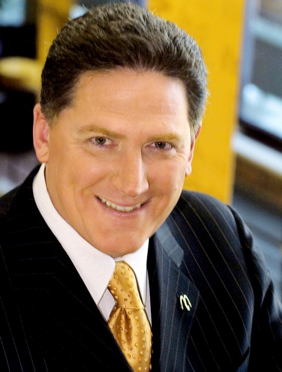 McDonald's named Charlie Bell as chief executive officer after Chairman and CEO Jim Cantalupo unexpectedly died of an apparent heart attack on Monday.