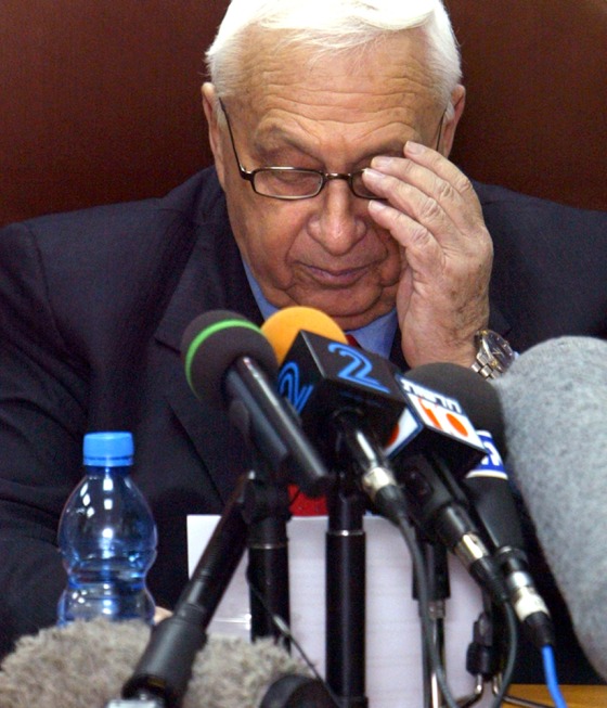 ISRAELI PRIME MINISTER SHARON ATTENDS LIKUD PARTY MEETING