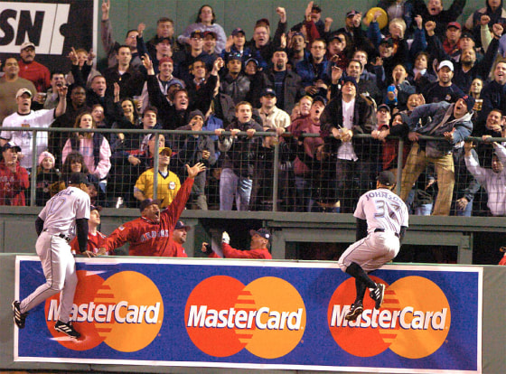 RED SOX CROWD ANTICIPATES ORTIZ HOME RUN