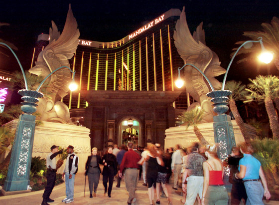 MANDALAY BAY HOTEL AND CASINO OPENS IN LAS VEGAS
