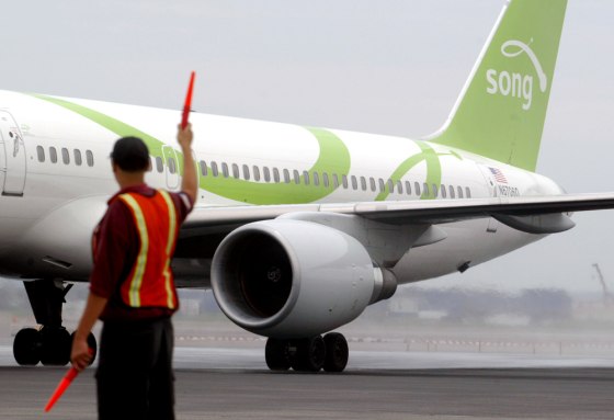 Song Airlines Debut In Newark