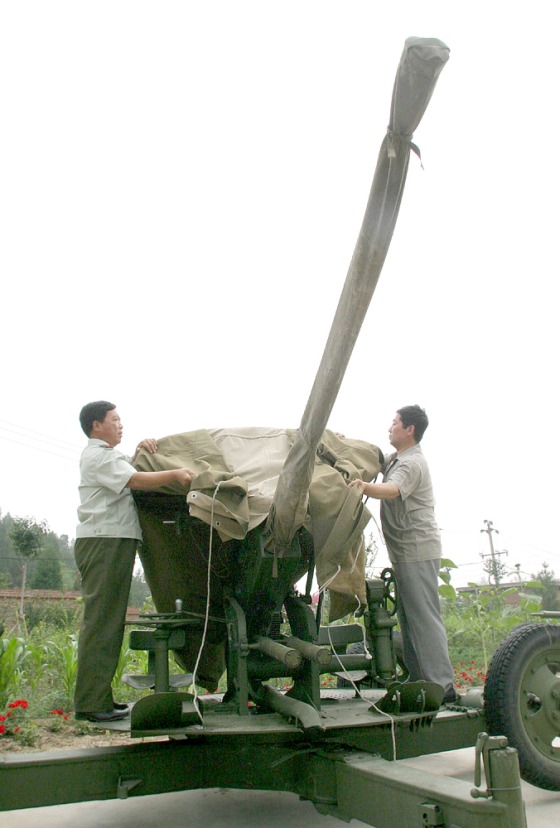 TO ACCOMPANY FEATURE WEATHER-CHINA-RAIN