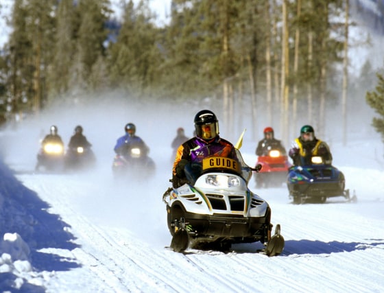 YELLOWSTONE SNOWMOBILE