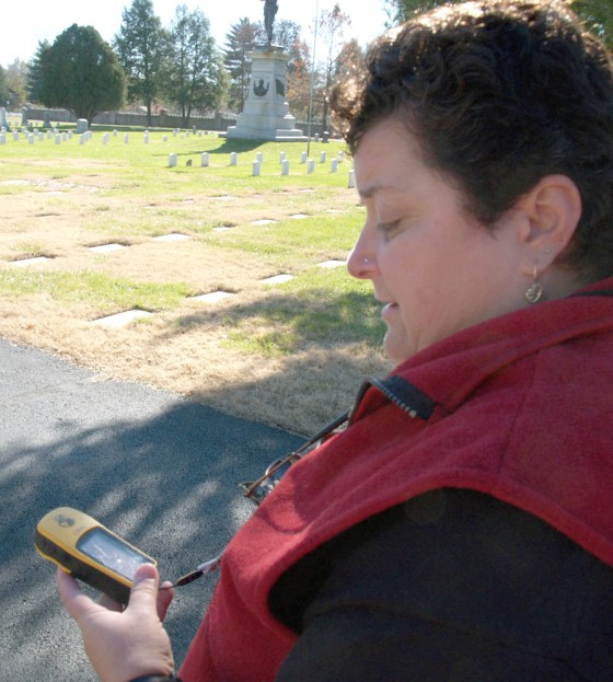 SAGE LOOKING AT GPS LOCATOR