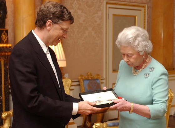 Britain's Queen Elizabeth II presents Microsoft's Bill Gates with his honorary knighthood at Buckingham Palace in London, Wednesday.