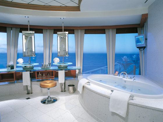 Garden Villa Bath, Norwegian Star