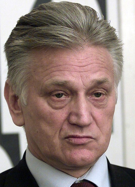 File photo of former Yugoslav army chief of staff Momcilo Perisic