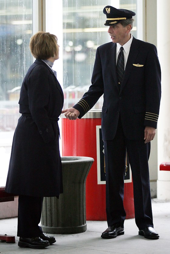 United Airlines Flight Attendants And Pilots Ratify New Contracts