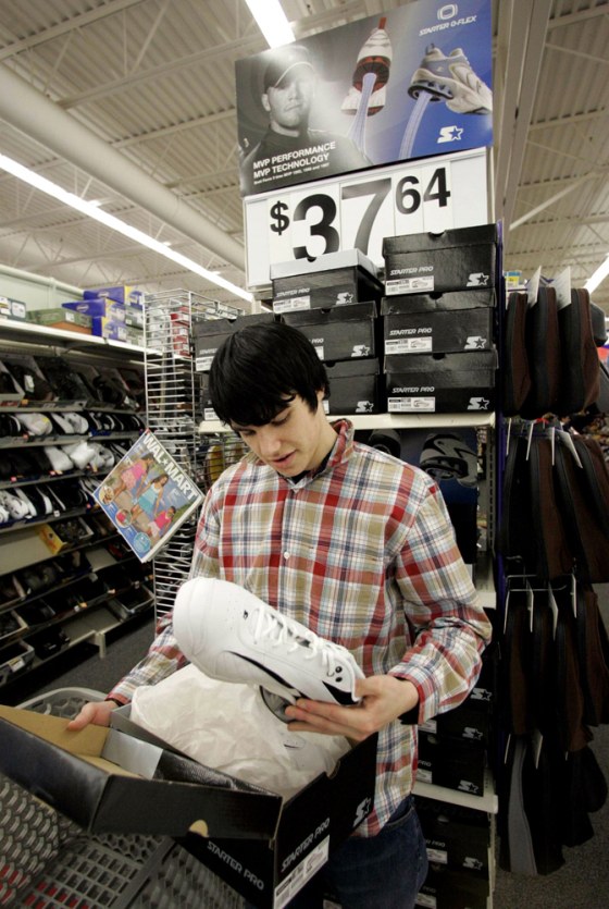Nike enters the world of deep discount chains