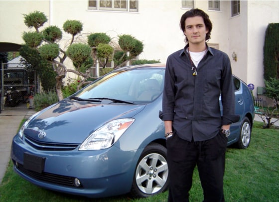 GLOBAL GREEN CELEBRITIES HEAD FOR OSCARS IN HYBRID CAR