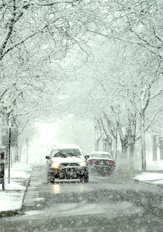 Spring snow blankets Midwest
