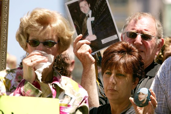 9/11 Families Protest Minimization Of Ground Zero Memorial