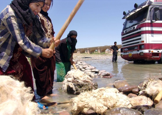 Standing on the edge of the Aski Kalak R