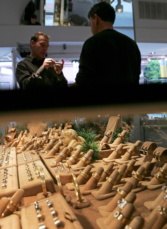 Gold Reaches $500 An Ounce