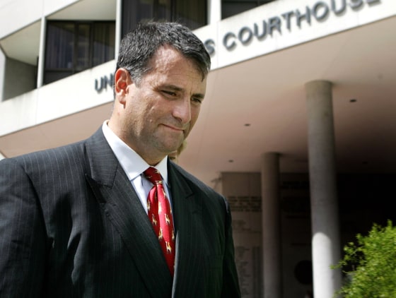 Washington lobbyist Abramoff leaves the courthouse in Miami