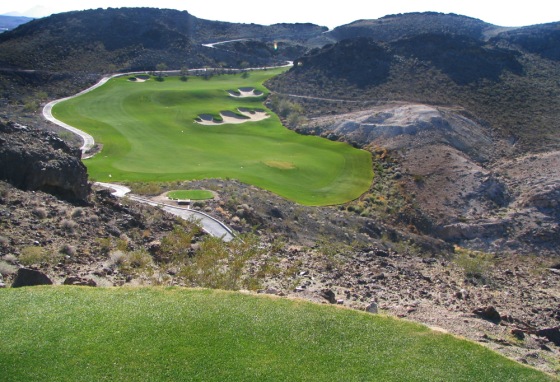 The dramatic drops of The Falls can help lure your golf-addicted partner to Las Vegas.