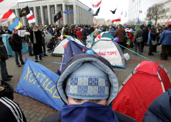 Supporters of the main opposition candid