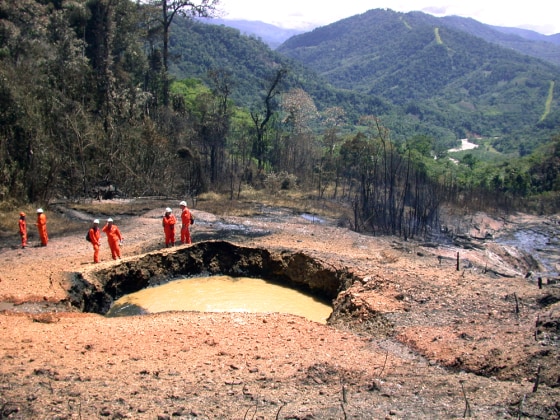 Workers of the Energy and Mines Minister