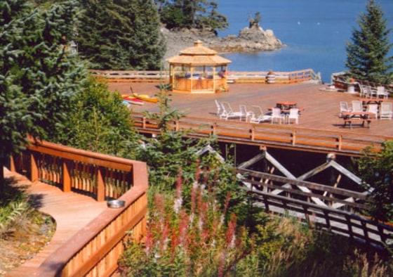 Located along the Kenai Coast on the south shore of Kachemak Bay, the Tutka Bay Lodge combines deluxe lodging and nature activities.