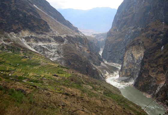 To match feature ENVIRONMEMT CHINA GORGE