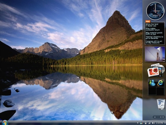 On the right side of Vista's home screen is the new Windows Sidebar - with little applets the user can choose.