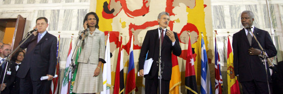 (From L) Lebanese Prime Minister Fuad Si