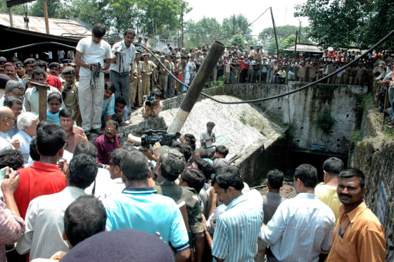 A huge crowd gathers outside the 17th se