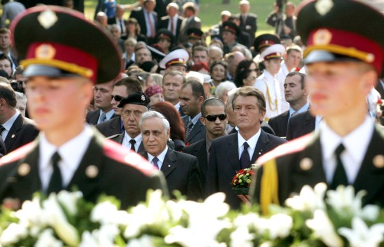 Moshe Katsav,Viktor Yushchenko