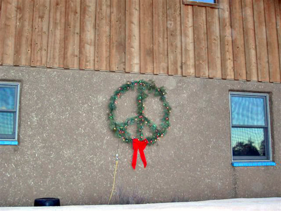 This is the wreath at the center of the dispute.