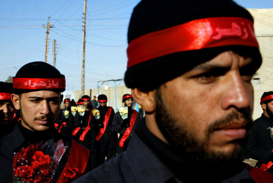 Shiite Iraqi al-Mahdi army militiamen, a
