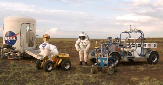 Robots demonstrated their ability to work side-by-side with space-suited researchers during a two-week campaign conducted by NASA’s Desert Research and Technology Studies team.