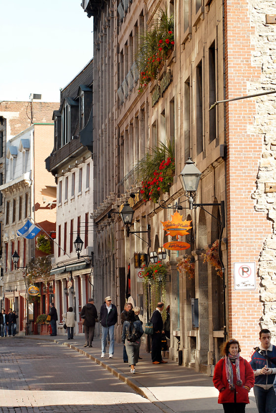 TRAVELING IN MONTREAL