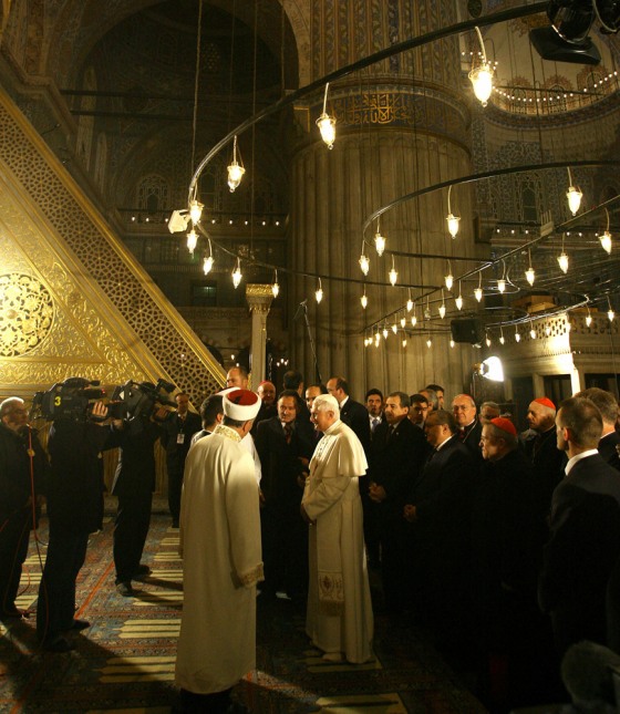Pope Benedict XVI visits the Blue Mosque