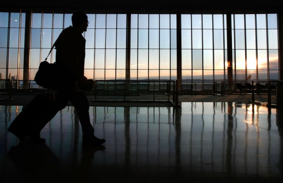 Americans Begin Traveling Ahead Of Thanksgiving Holiday