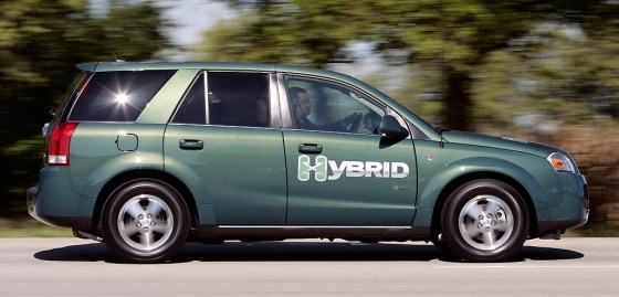 The Saturn Vue Green Line hybrid, one of several ‘value’ hybrids to be introduced by General Motors over the next few years, costs just $1,000 more than the regular Saturn Vue.