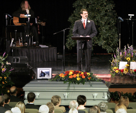 Frank James delivers a eulogy for his brother Kelly, who died climbing Oregon’s Mount Hood, on Wednesday in Dallas.
