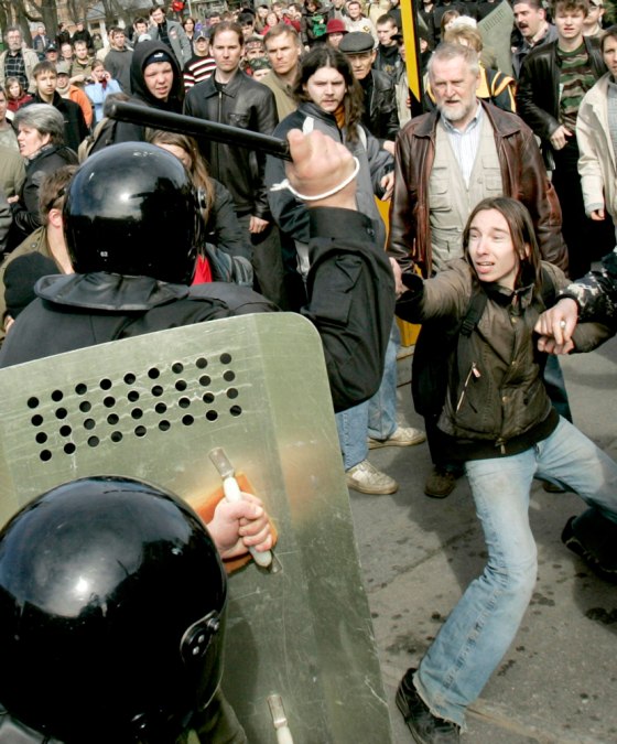 Police beat anti-Putin protesters in Russia